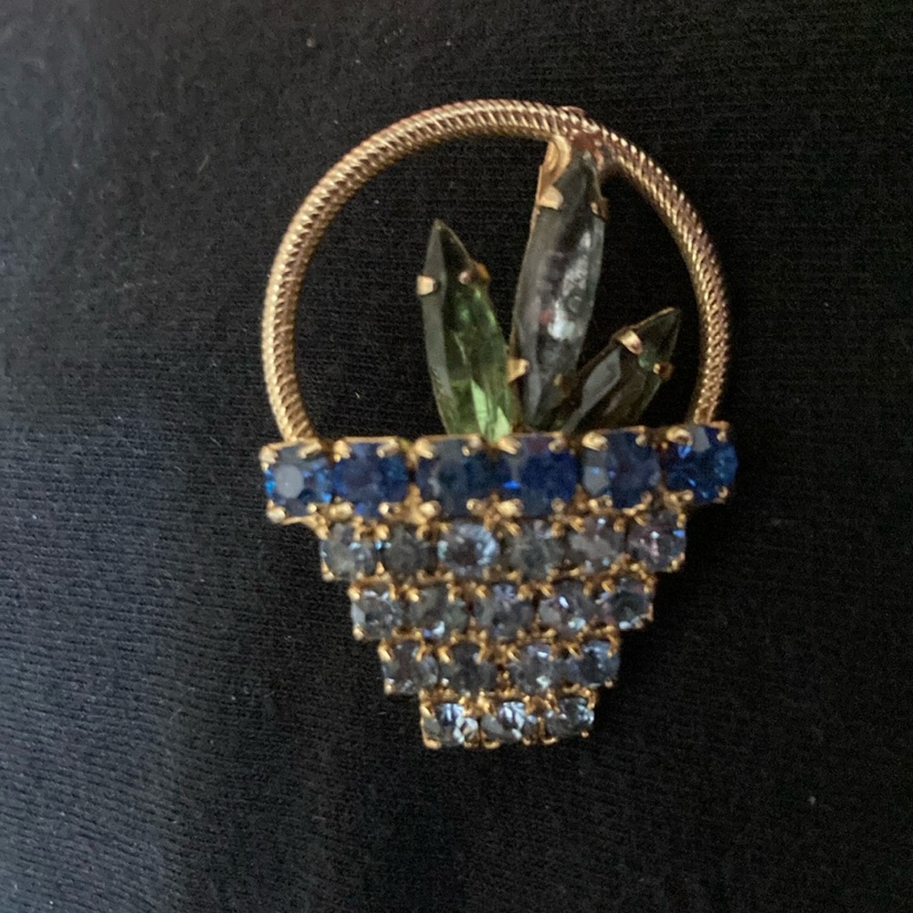 HOST PICK 😀 Vintage Gold and Blue Crystal Brooch